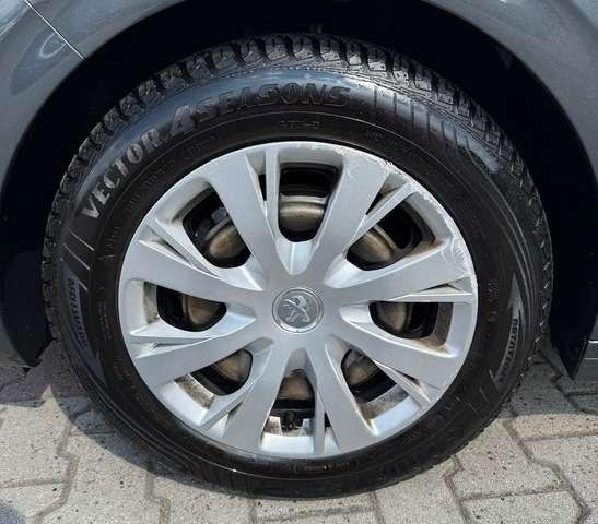 Peugeot 208 5p 1.2 puretech Access 82cv