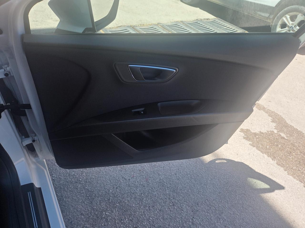 SEAT LEON 1.6 TDI ANNO 2015 FARI LED KM CERTIF VW