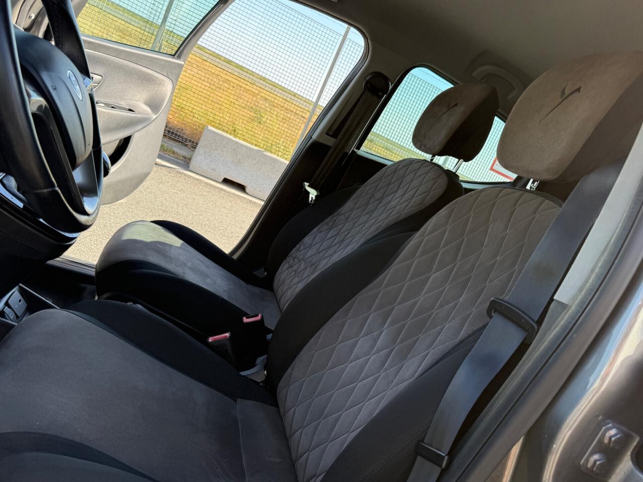 Lancia Ypsilon 1.2 69 CV-GPL-PERMUTABILE