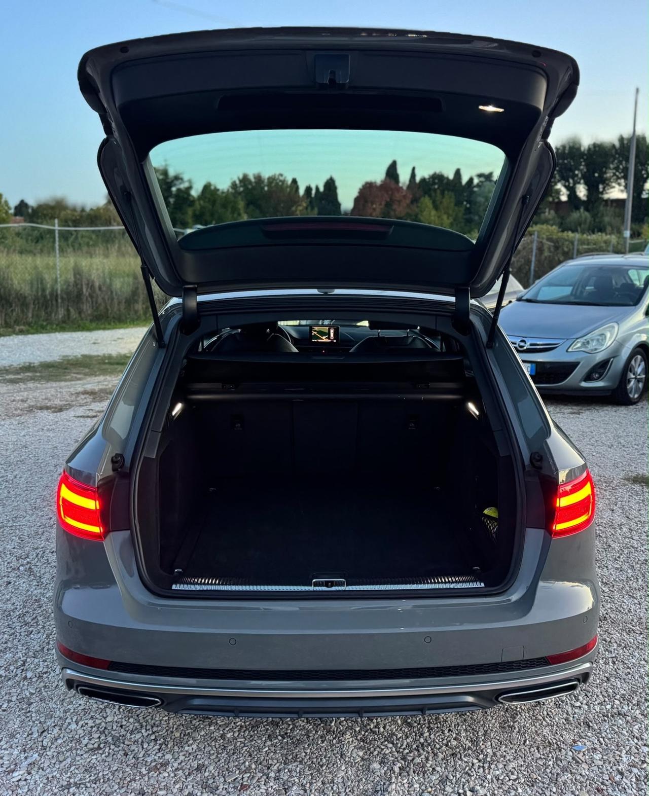 Audi A4 Avant 40 TDI quattro S tronic Line edition