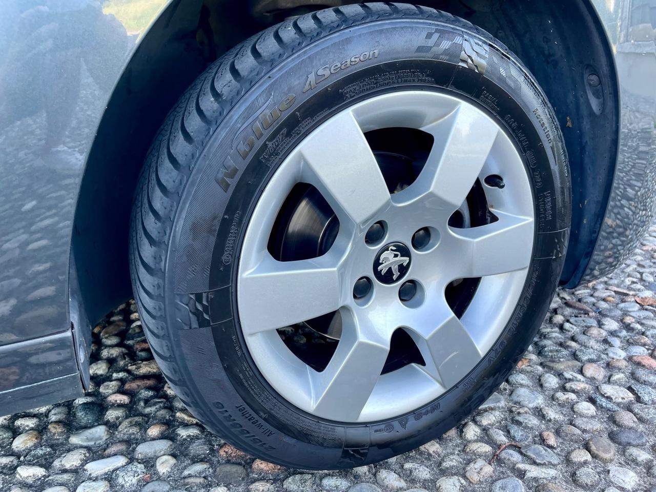 Peugeot 5008 1.6 VTi 120CV Active *SOLO 142000 KM*