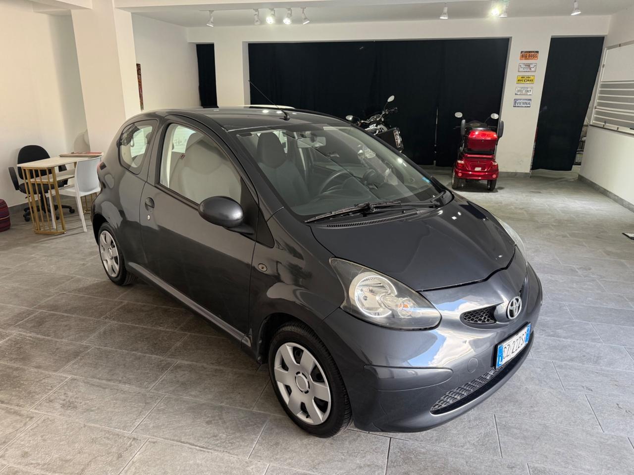 Toyota Aygo 1.0 12V VVT-i 3 porte Sol
