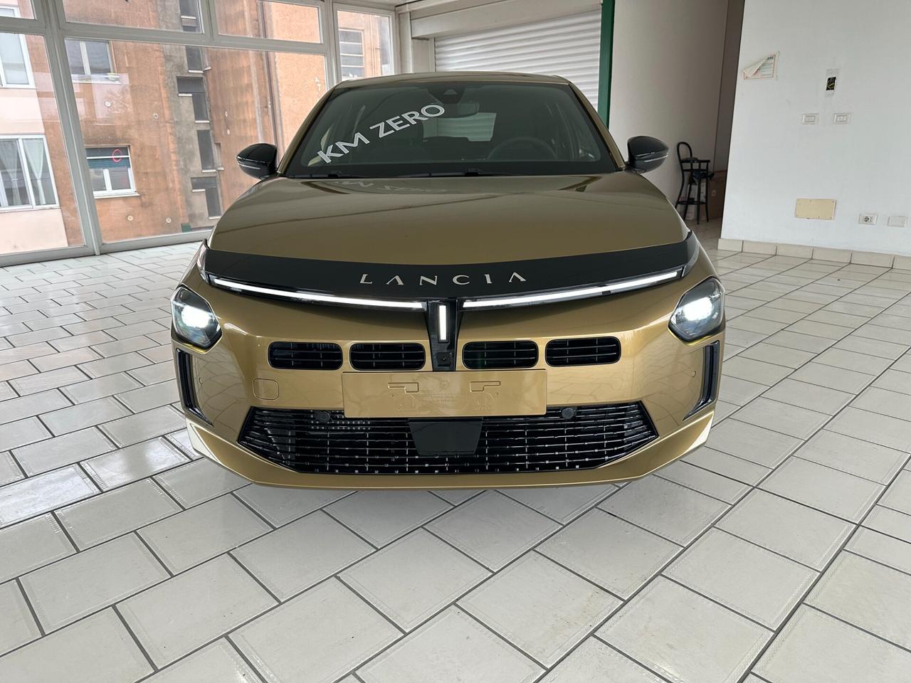 Lancia Ypsilon Hybrid e-DCT LX