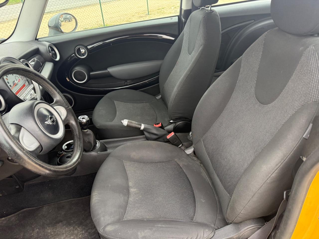 Mini 1.6 16V Cooper Diesel 190.000 PERMUTE