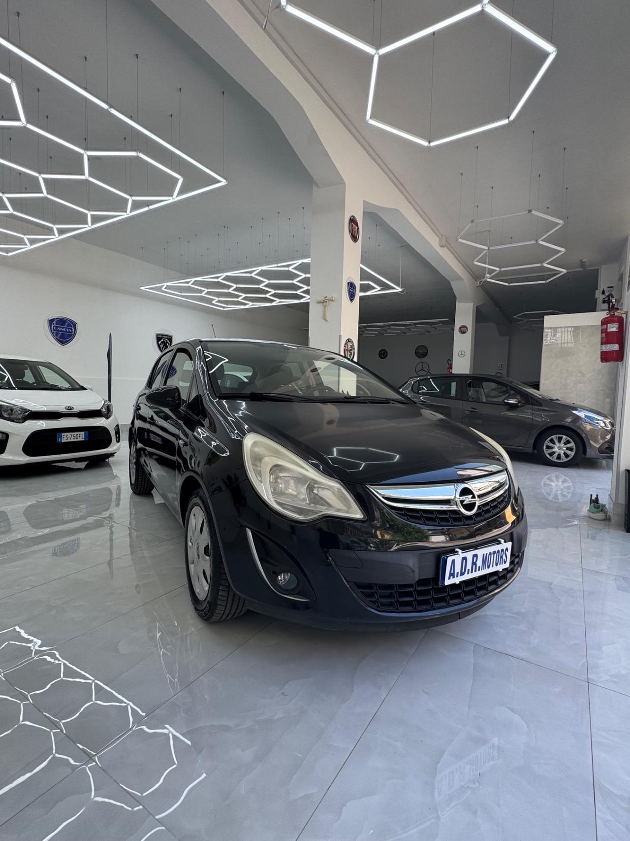 Opel Corsa 1.2 5 porte Sport