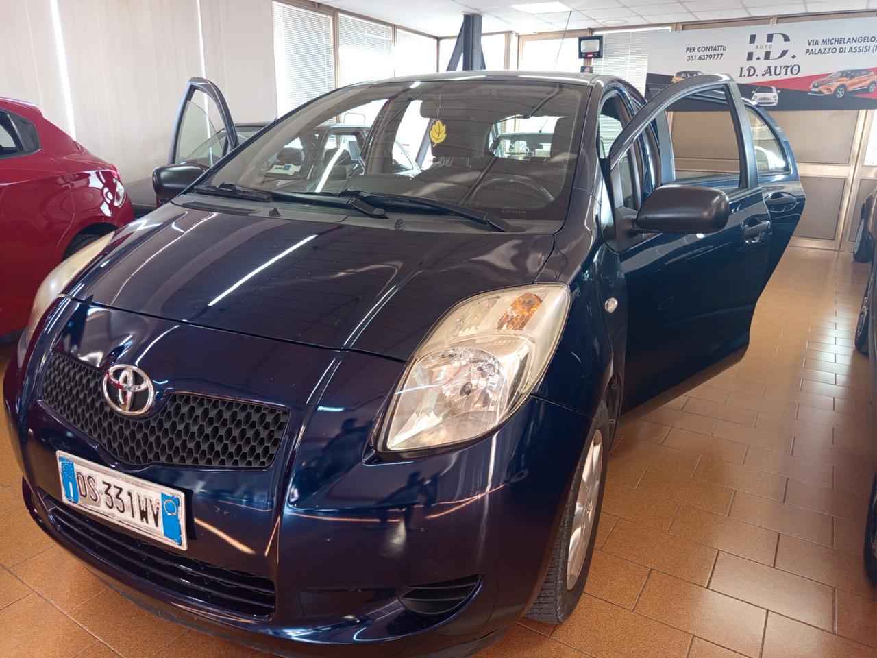 Toyota Yaris 1.0 5 porte, 126 Mila chilometri ok neopatentati