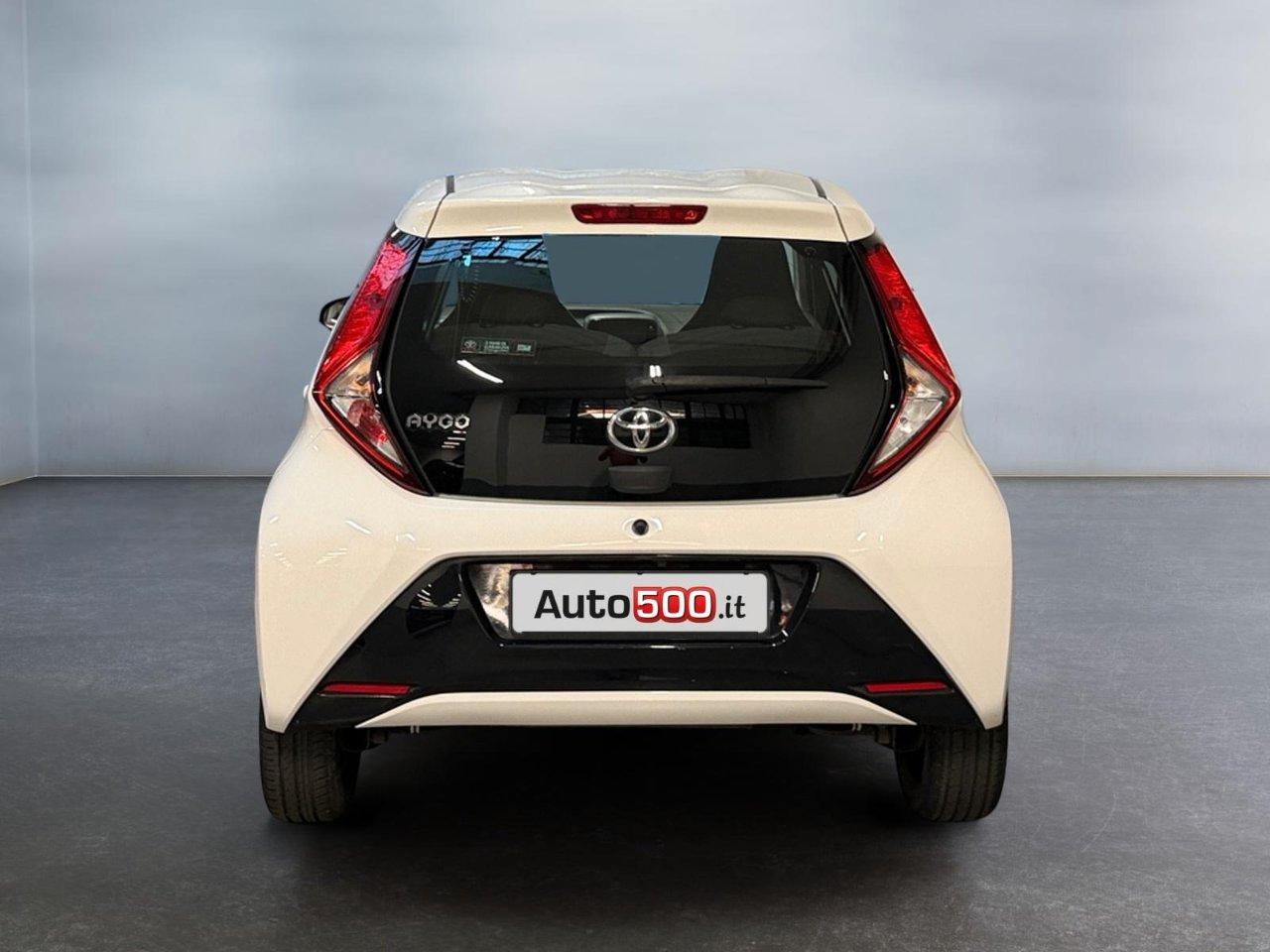 Toyota Aygo 5 Porte Aygo 5p 1.0 x-business m-mt 72cv