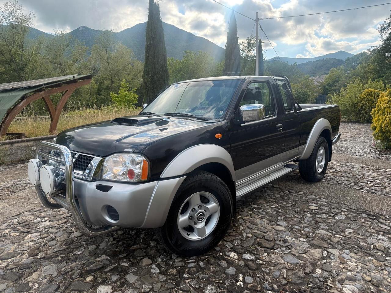 Nissan Navara 2.5 dCi 133CV 2 porte King Cab XE