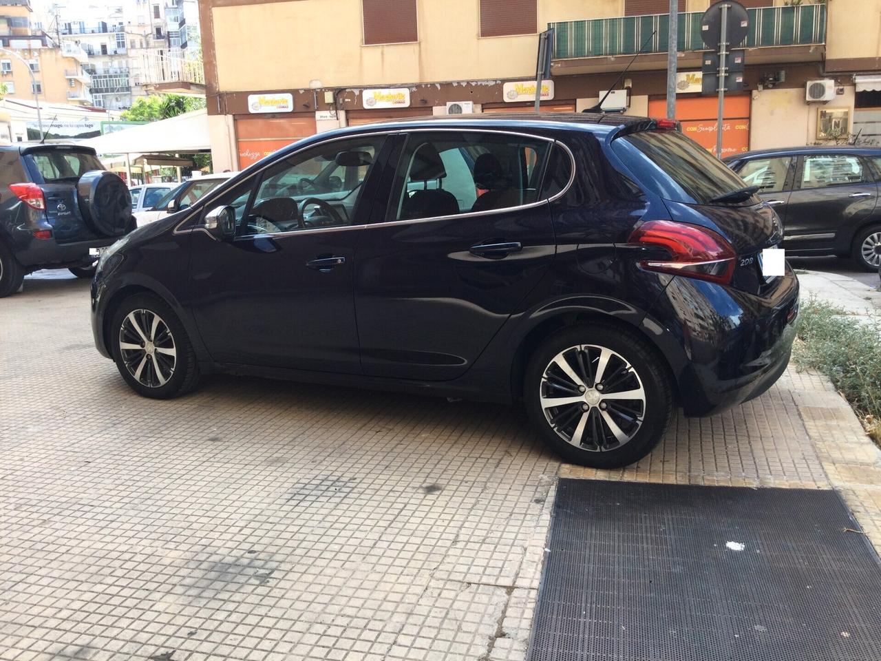 Peugeot 208 1.2 Allure 5 porte