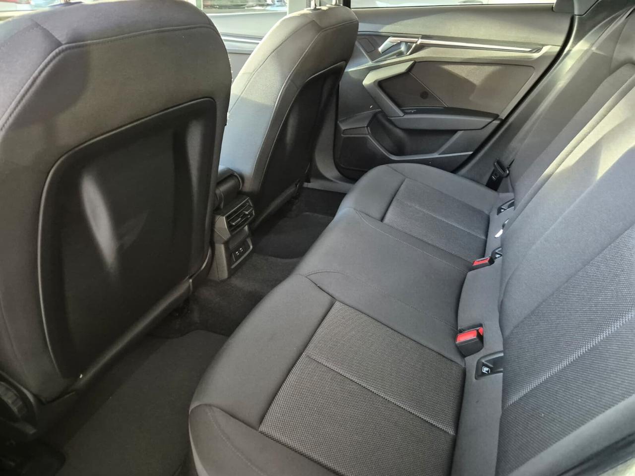 Audi A3 30 TDI S-tronic Business Advanced