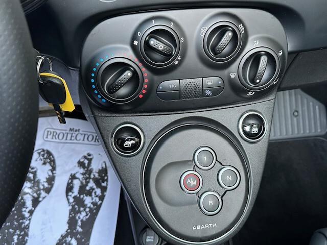 Abarth 695C 1.4 Turbo T-Jet CV 180