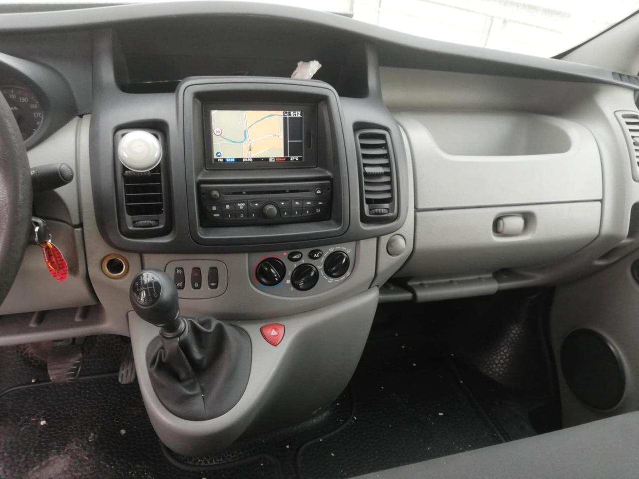 RENAULT TRAFIC