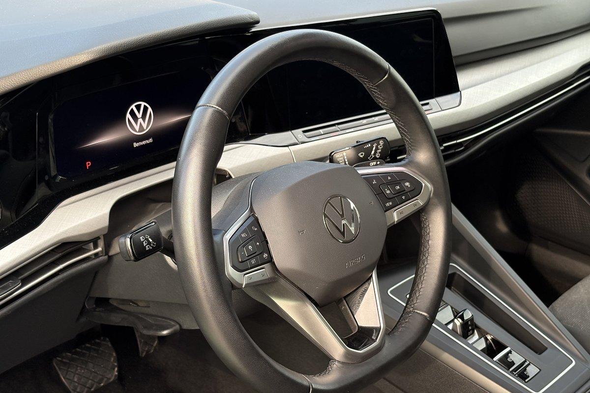 VOLKSWAGEN Golf 1.0 eTSI EVO DSG Life