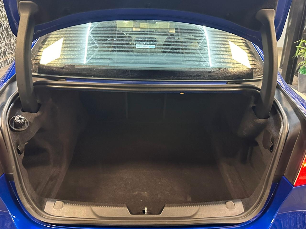 Jaguar XE 2.0 D 240 CV AWD aut. R-Sport