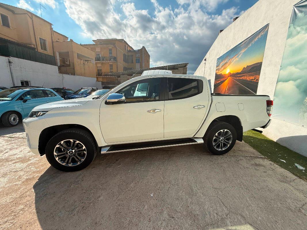 Mitsubishi L200 Cab VI 2019 Mitsubishi L200 d.cab 2.3d Diamond Pack 0 4wd 150cv