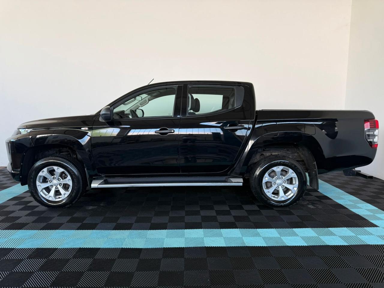 Mitsubishi L200 2.3 D Double Cab 4x4 Easy Select Invite Connect