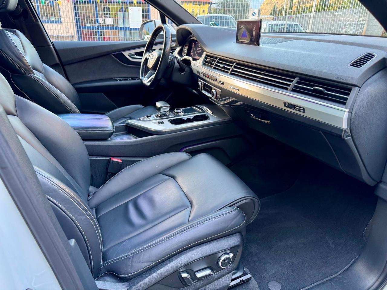 Audi Q7 S-Line Quattro 7 Posti