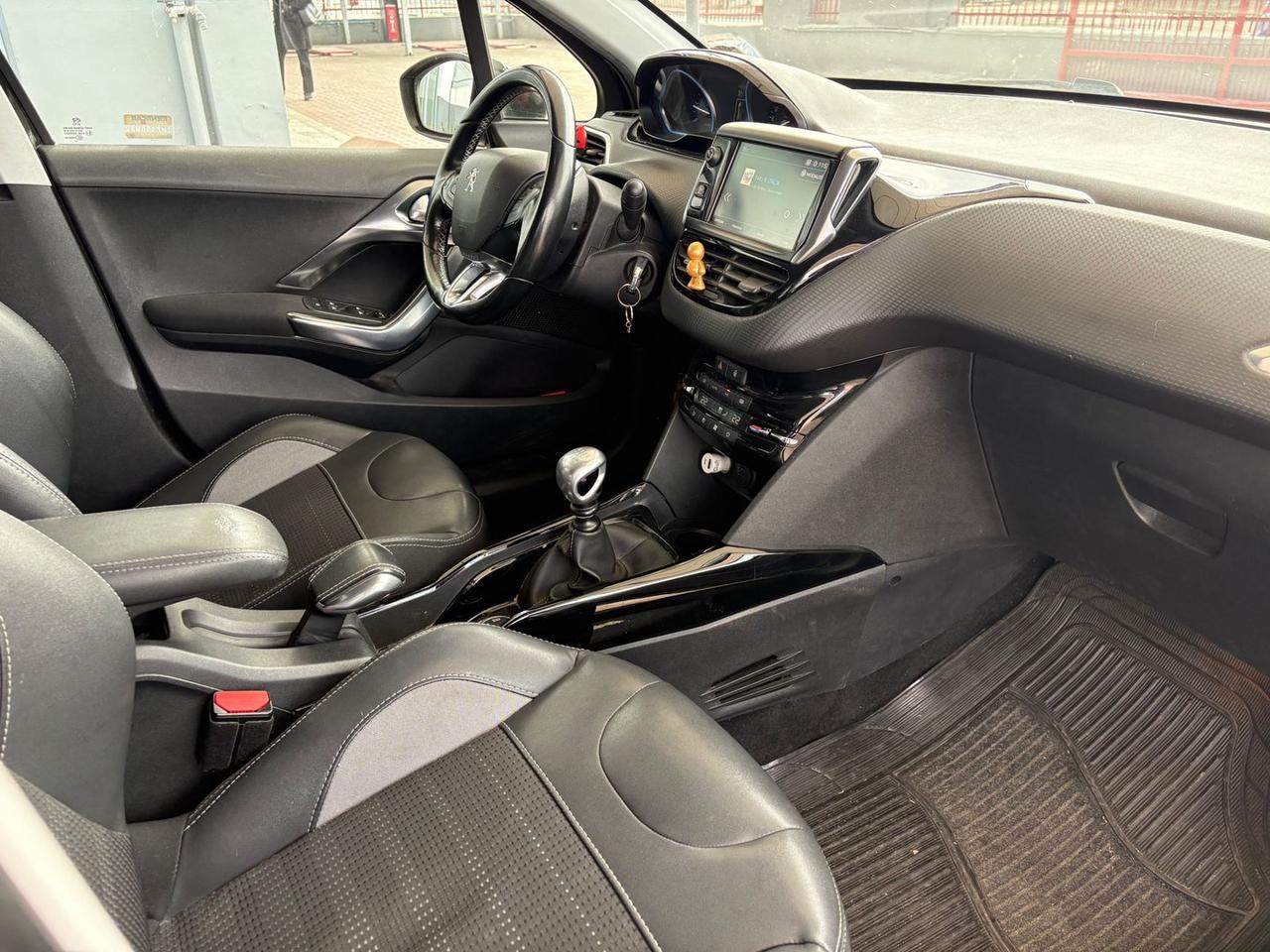 Peugeot 2008 Allure 1.6 Blue HDI 120 DISTRIB #9753