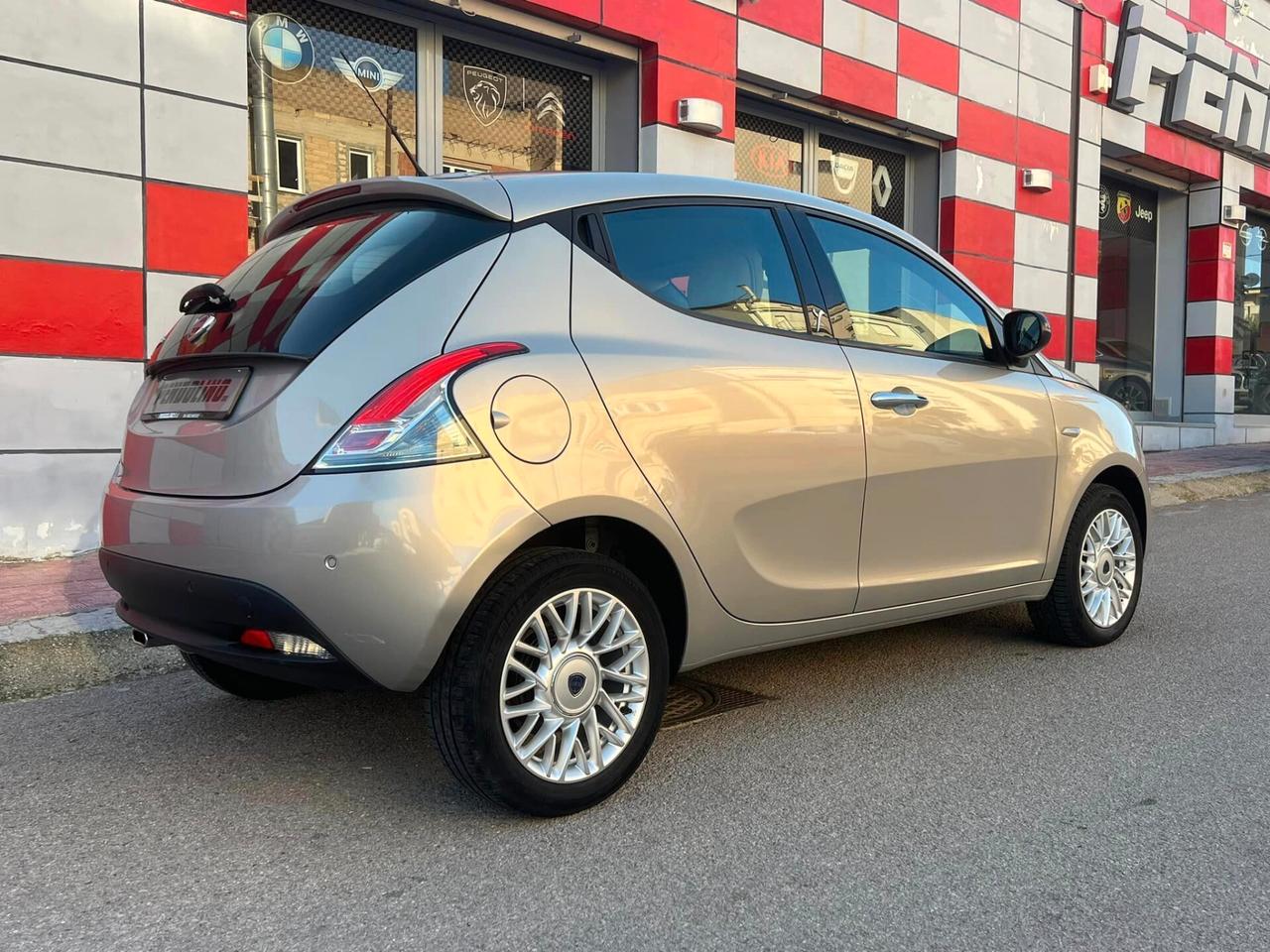 Lancia Ypsilon 1.3 MJT 16V 95 CV 5 porte S&S Gold