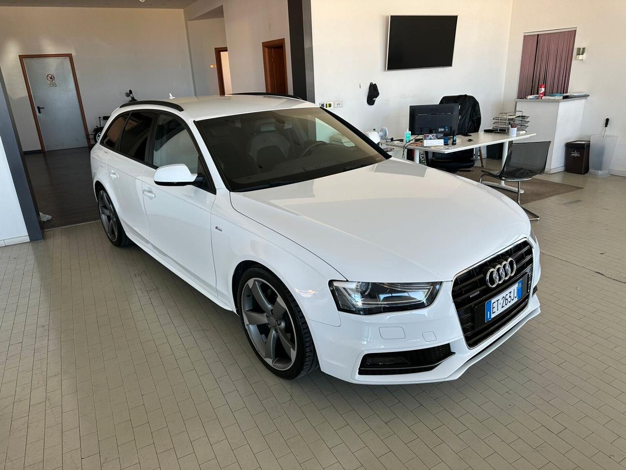 Audi A4 Avant 2.0 TDI 177CV quattro Business Plus S-LINE AUTOMATICA