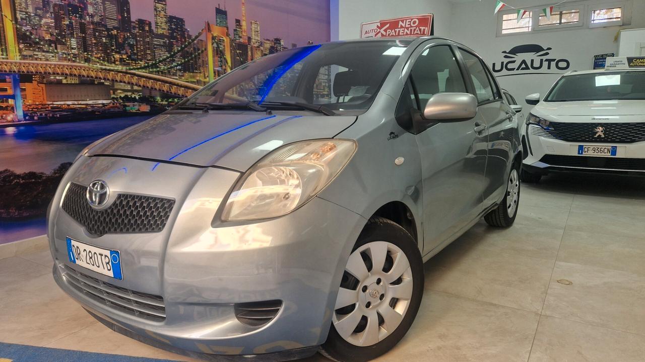 Toyota Yaris 1.0 5 porte Sol