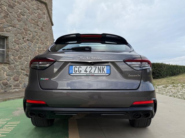 MASERATI Levante MY22 GRANSPORT+TETTO+BLACK PACK+PINZE GIALLE