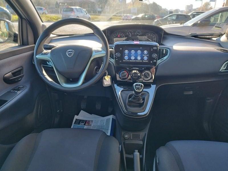 Lancia Ypsilon 1.0 FireFly 5 porte S&S Hybrid Platino