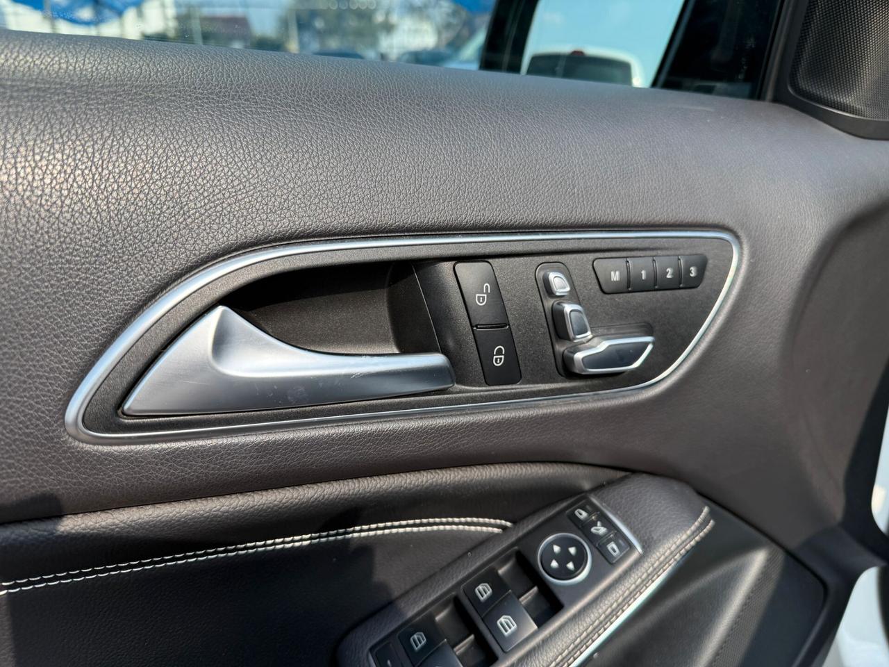 Mercedes-benz GLA 180 - Benzina - 129.000km