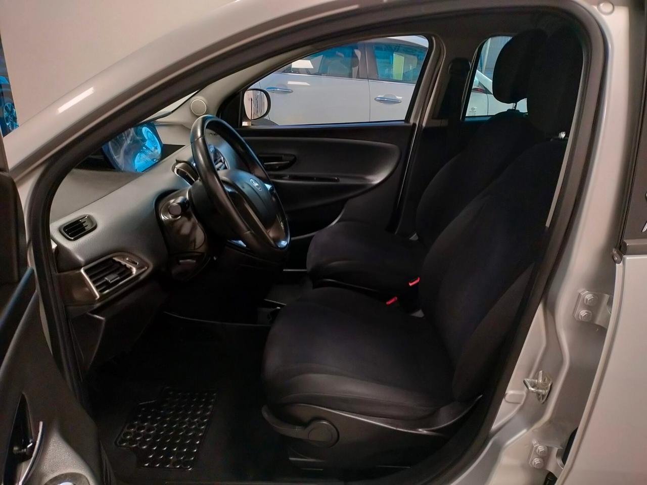 Lancia Ypsilon 1.2 BENZINA 5 PORTE 69 CV