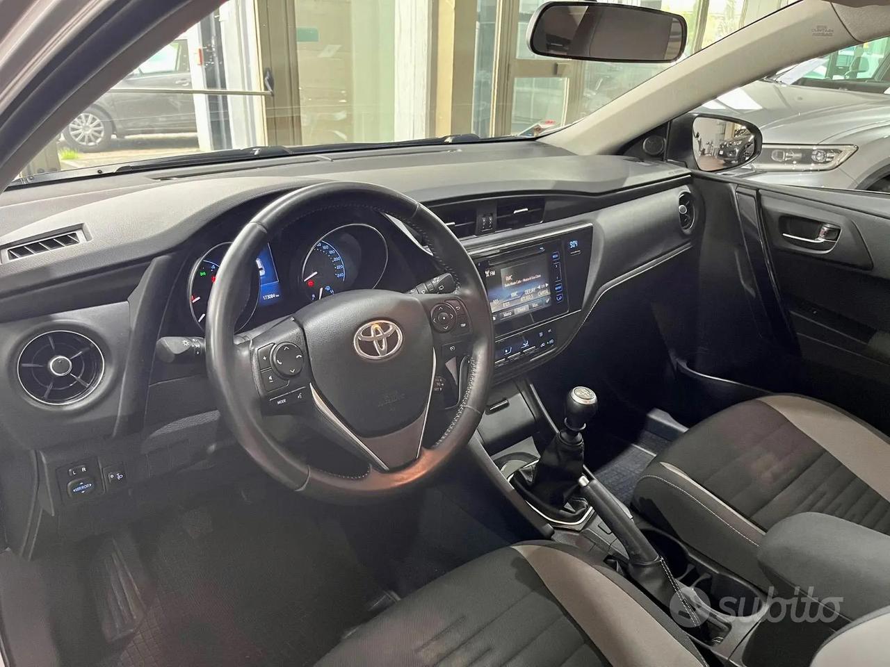 TOYOTA AURIS 1.6 TDI LOUNGE unico proprietario