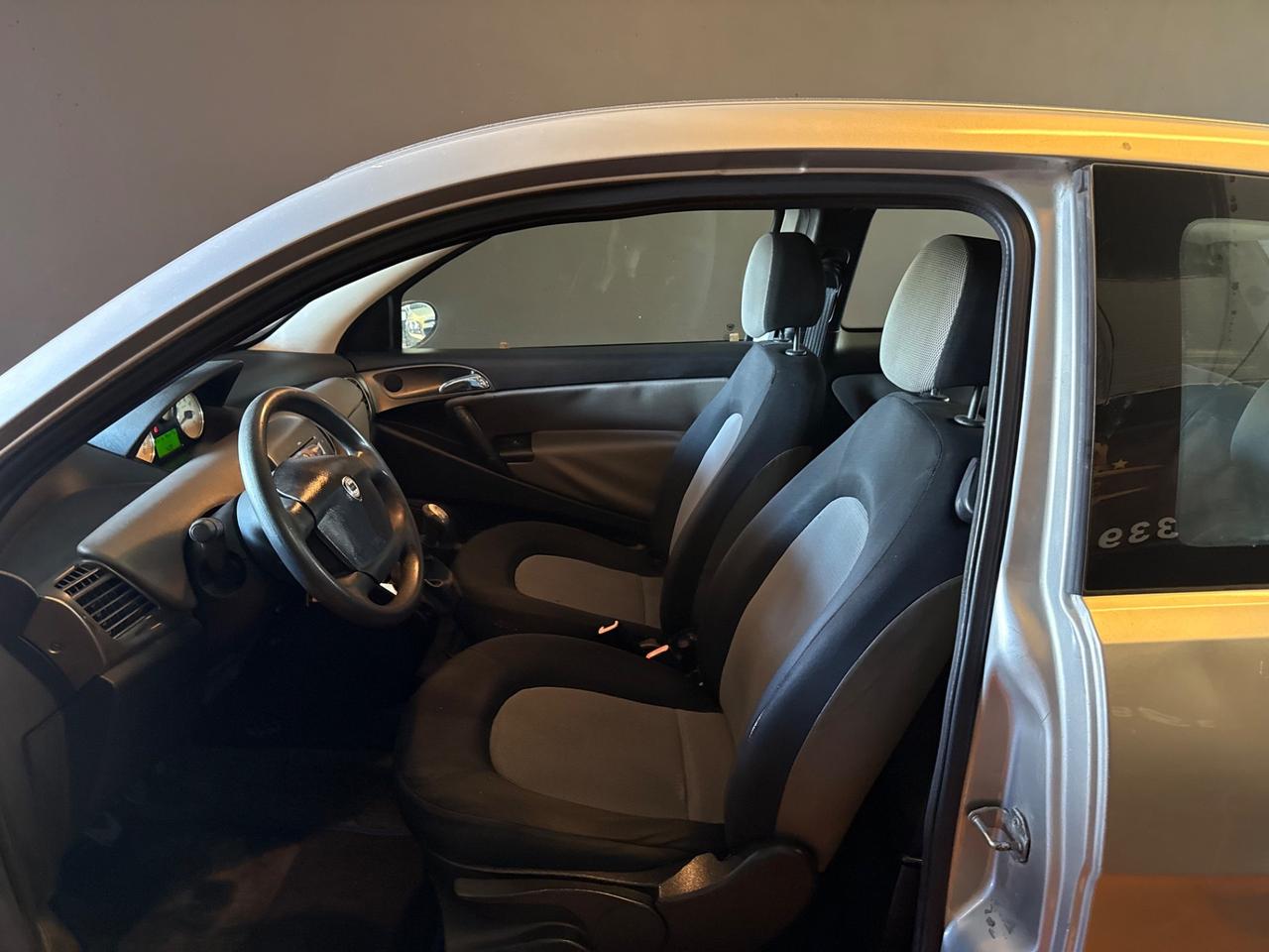 Lancia Ypsilon 1.2 Argento 60CV Ok Neopatentati