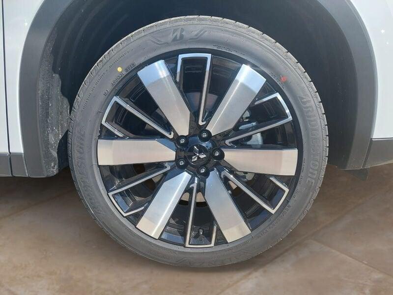 Mitsubishi Outlander PHEV 2.4L PHEV INTENSE