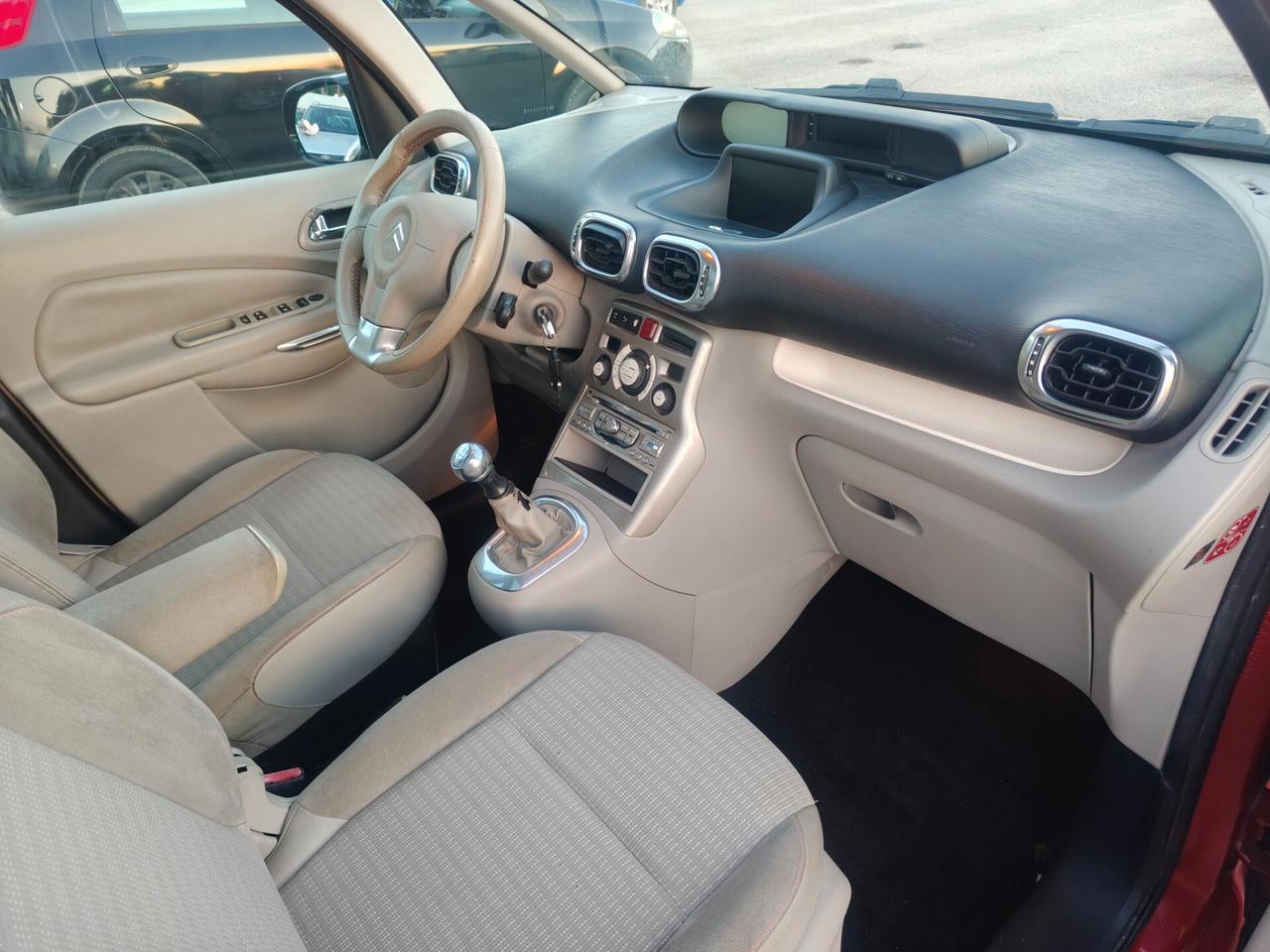 Citroen C3 Picasso 1.4 VTi 95 Exclusive