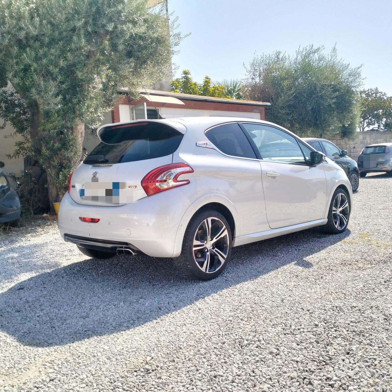 Peugeot 208 1.6 200 CV 3 porte GTi