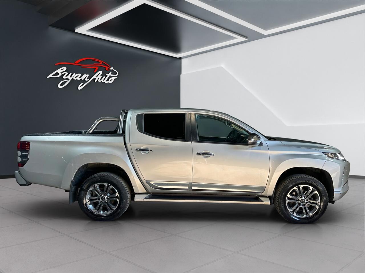 Mitsubishi L200 d. cab 2.3d Diamond Pack 2 Intouch 4wd 150cv auto