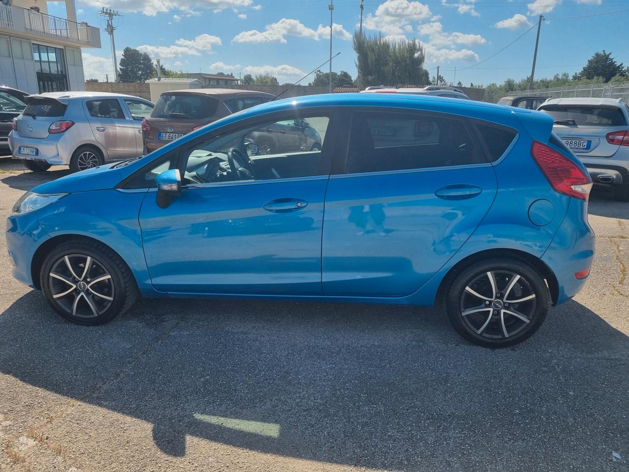 Ford Fiesta 1.4 TDCi 68CV 5 porte Titanium