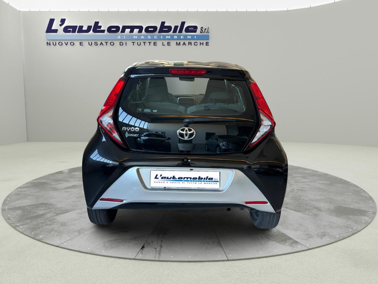 Toyota Aygo 5 Porte 1.0 x-business m-mt 72cv AUTOMATICA