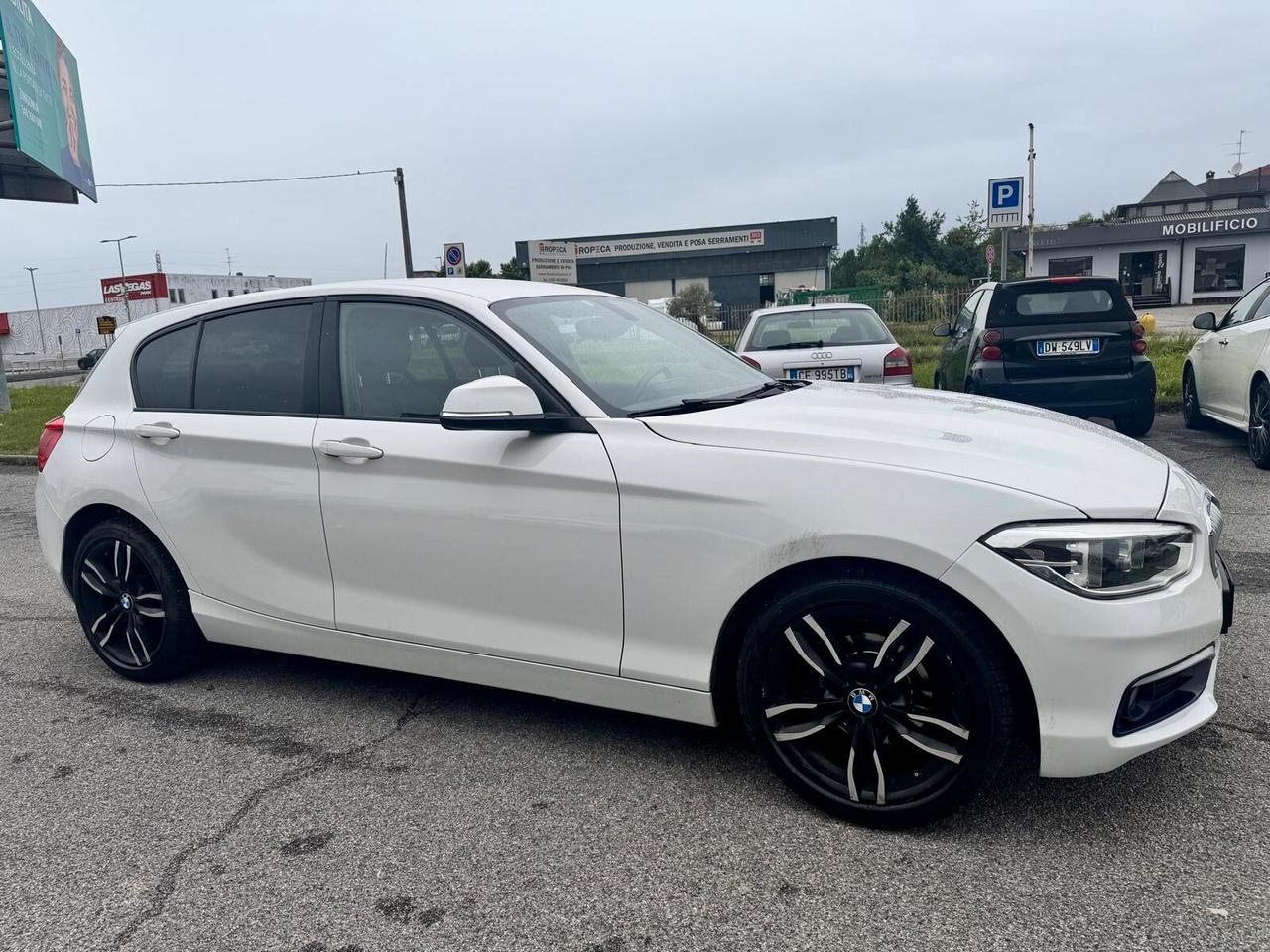 Bmw 116 116d 5p. Urban