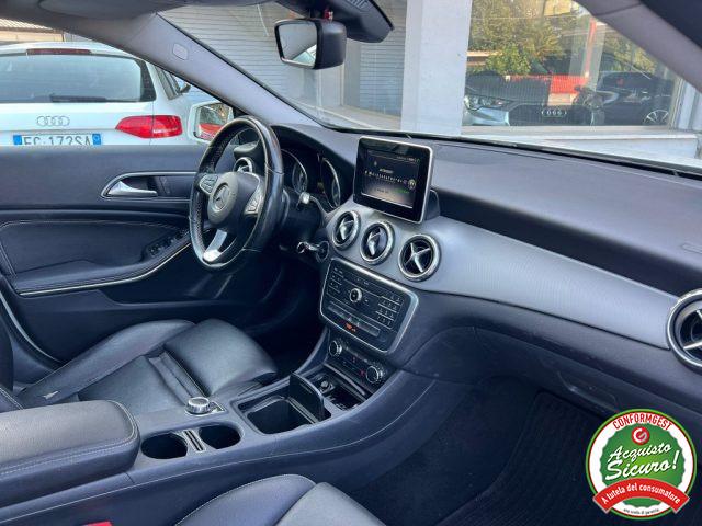 MERCEDES-BENZ GLA 180 d Automatic Premium Tetto Navi Led