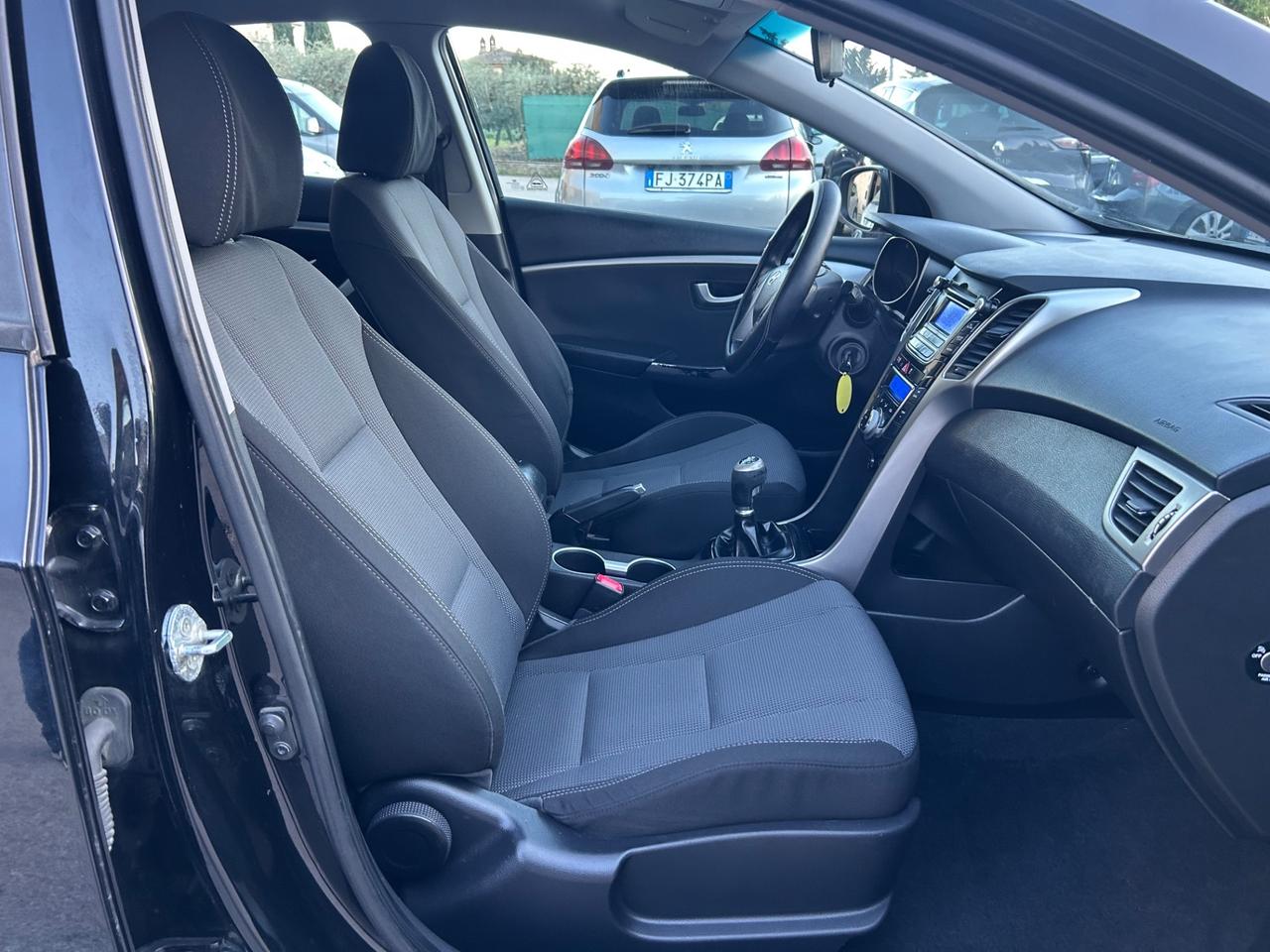 Hyundai i30 1.6 CRDi 5p. 150000km