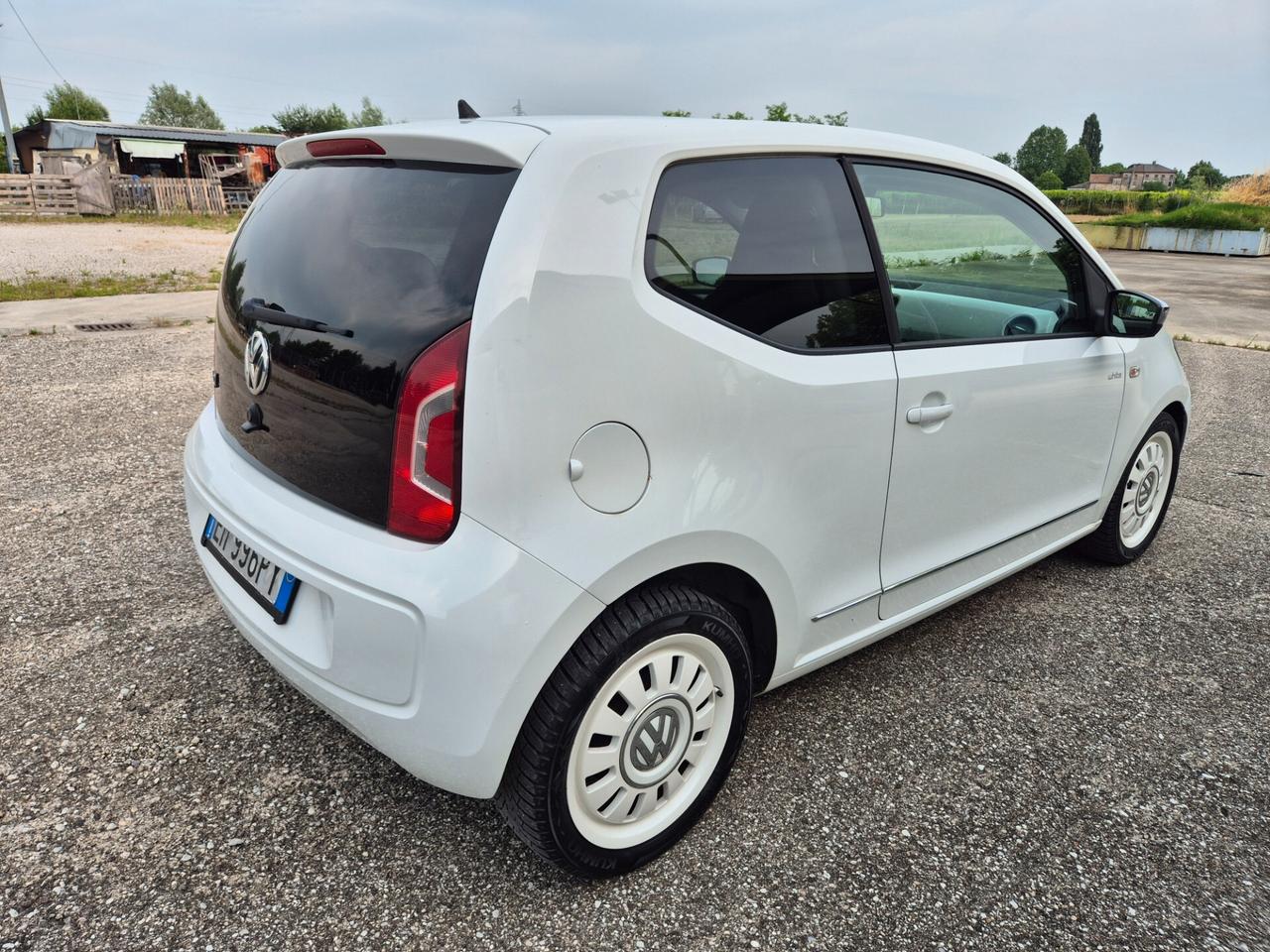 Volkswagen up! 1.0 75 CV 3p. white