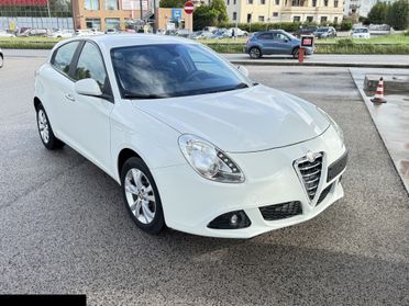ALFA ROMEO GIULIETTA 1.6 SPORT INTERNI IN PELLE