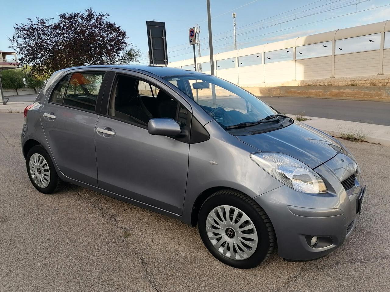 Toyota Yaris 1.4 D-4D DPF 5 porte 2011