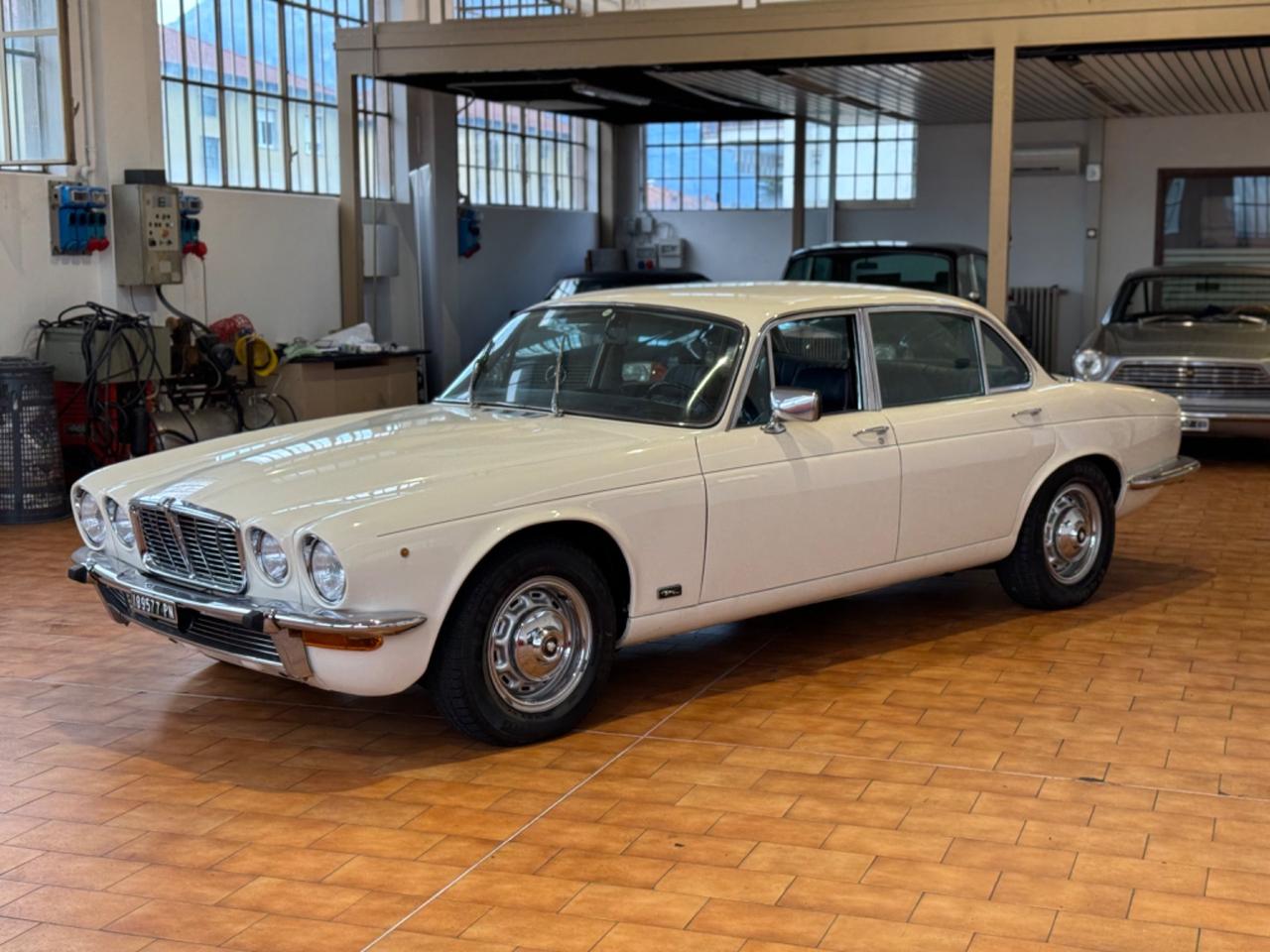 Jaguar XJ6 - 4.2 - TARGA ORO