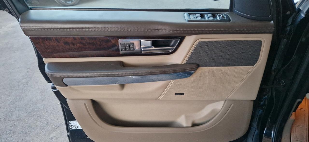 Land Rover R.R Sport 3.0 SDV6 Autobiography