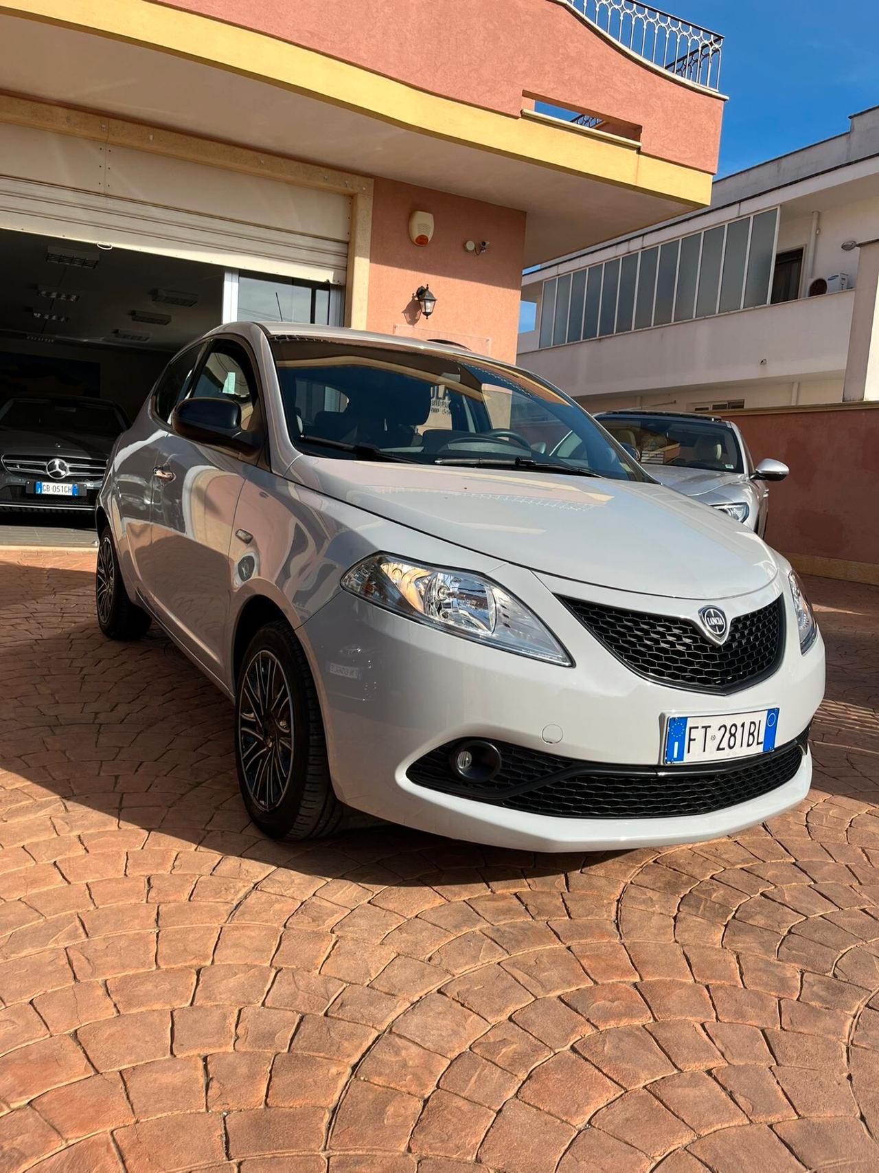 Lancia Ypsilon 1.2 69 CV 5 porte GPL Ecochic Gold