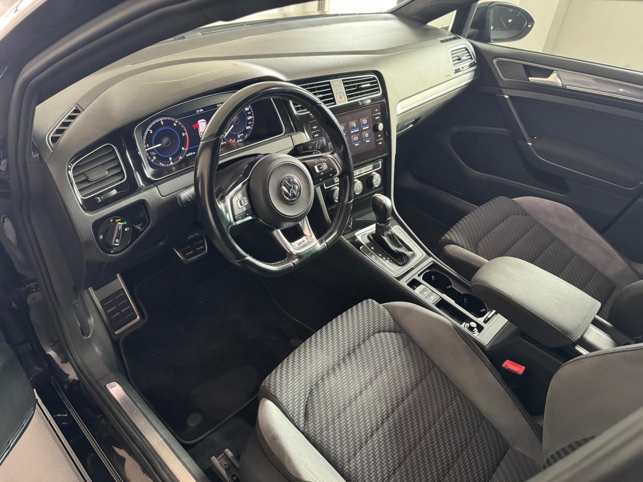 Volkswagen Golf 7.5 1.6 TDI 115CV R-Line *Tetto*