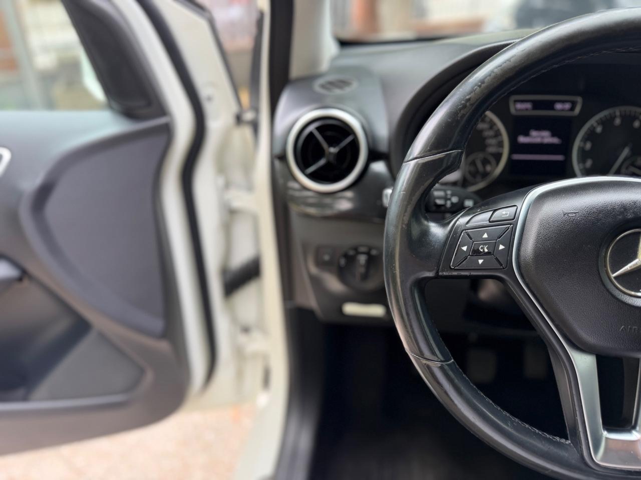 Mercedes-benz B 200 NGD Executive Gancio Traino