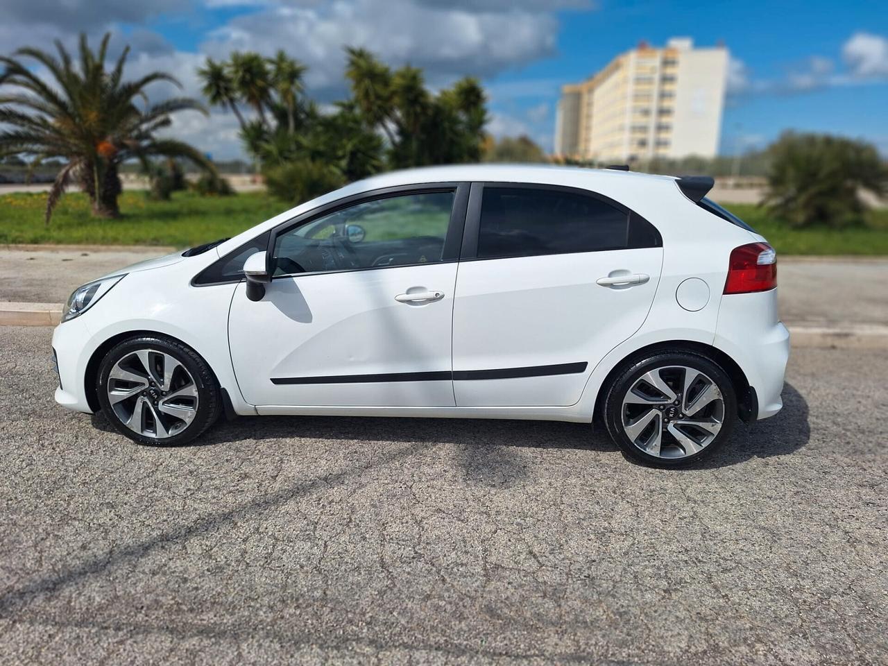 Kia Rio 1.4 CRDi 5p. Cool - 2015