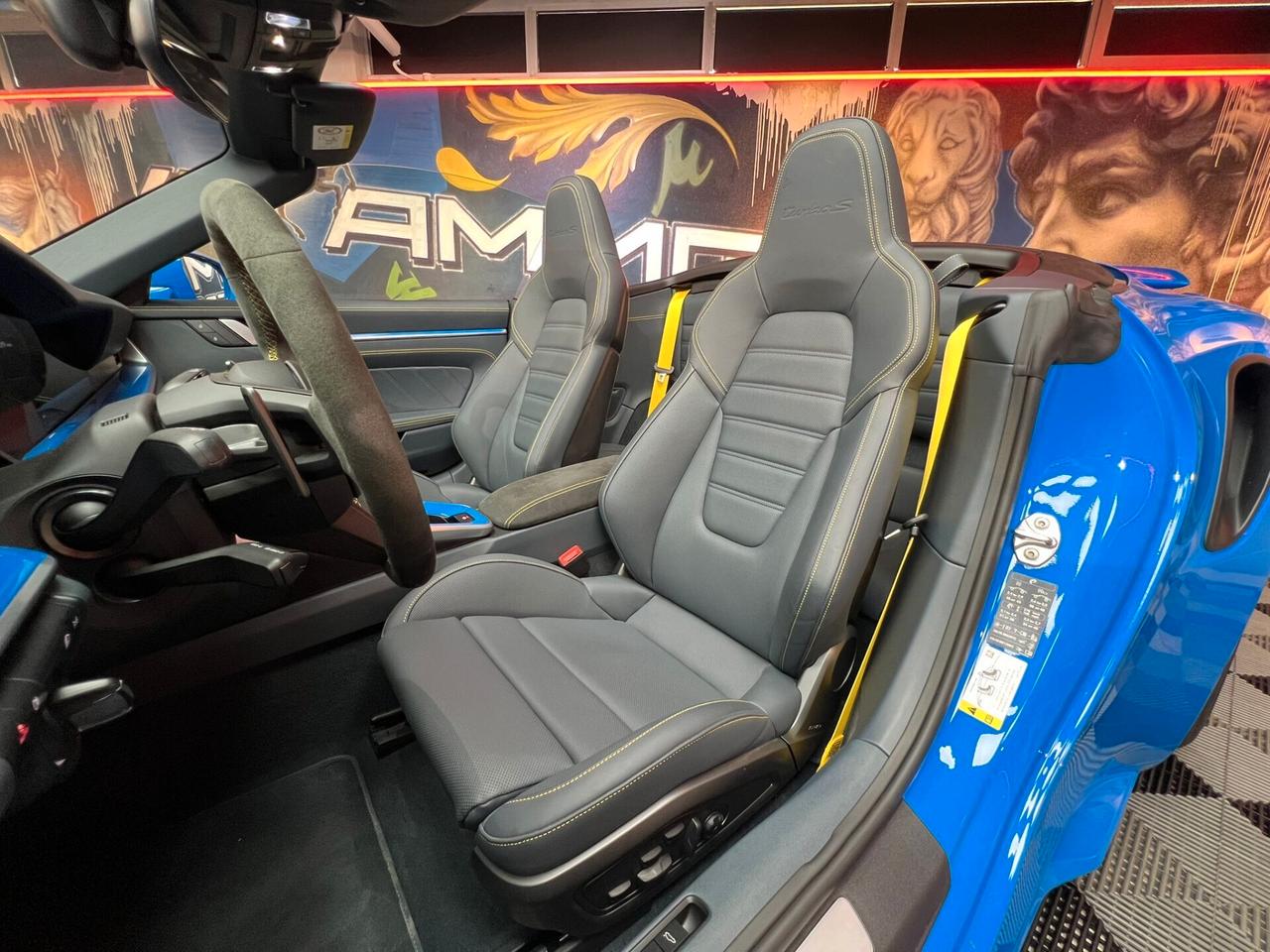 Porsche 992 911 Cabrio 3.7 Turbo S auto (992)